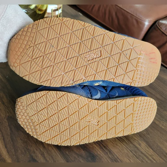 Teva ReEmber Sun And Moon Slip On Outdoor Slipper Women's Size 6 Camping Comfort - Picture 5 of 8